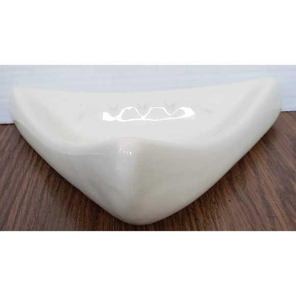 Minnesota Veterans Home Vintage 1987 Commemorative White Ceramic Ashtray - Picture 3 of 10